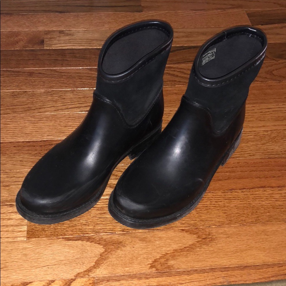 Ugg Paxton leather and suede boot